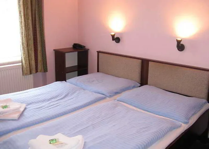 U Ceske Koruny Hotel 3*