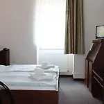 U Ceske Koruny Hotel 3*
