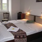 U Ceske Koruny Hotel 3*